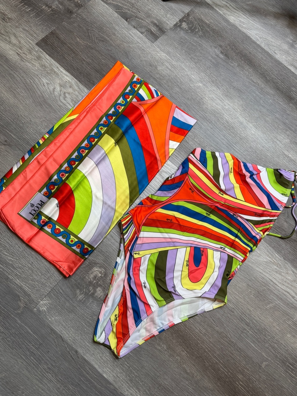 Emilio Pucci multi colored swim - Picture 3 of 4